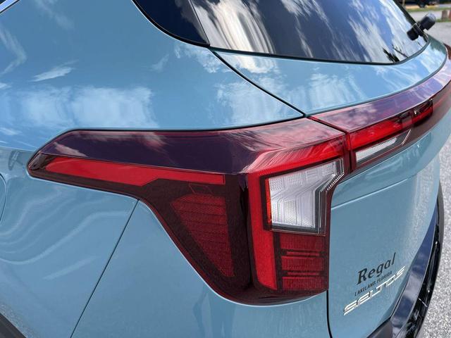 Photo of 2024 Blue / Black Kia Seltos