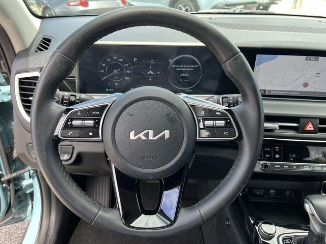 Photo of 2024 Blue / Black Kia Seltos