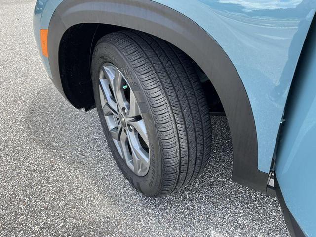 Photo of 2024 Blue / Black Kia Seltos