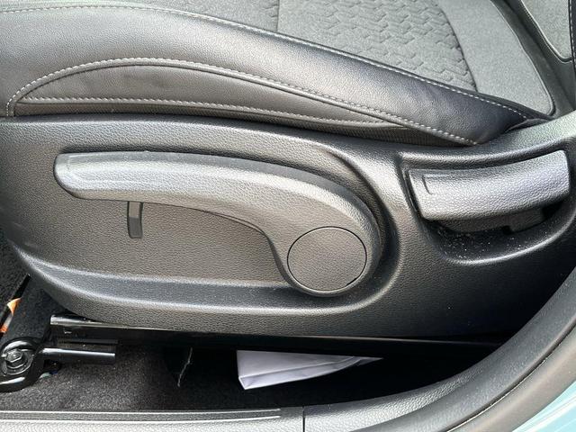 Photo of 2024 Blue / Black Kia Seltos