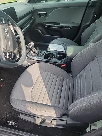 Photo of 2025 Aurora Black Pearl Kia K4