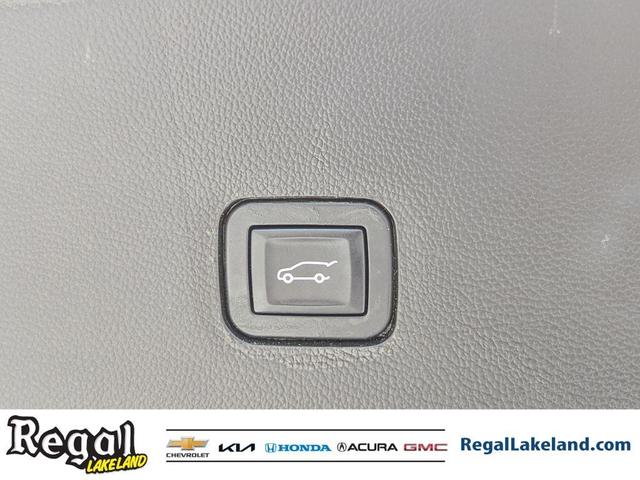 Photo of 2020 Summit White Chevrolet Traverse