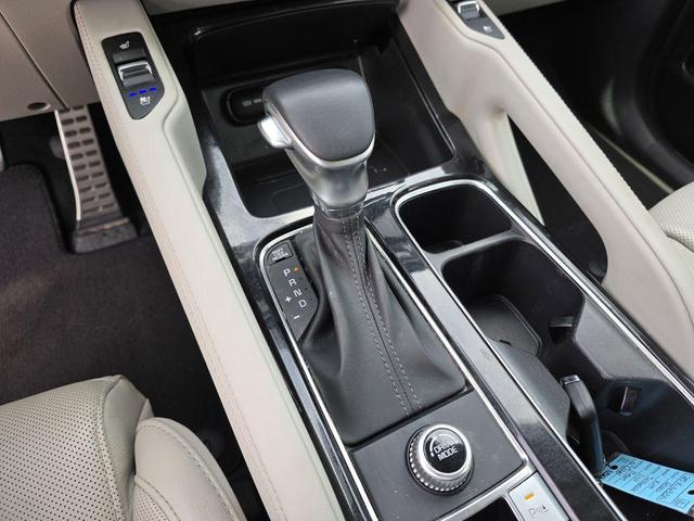 Photo of 2020 Dark Moss Kia Telluride