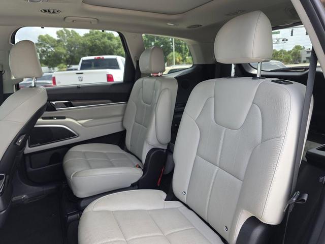 Photo of 2020 Dark Moss Kia Telluride