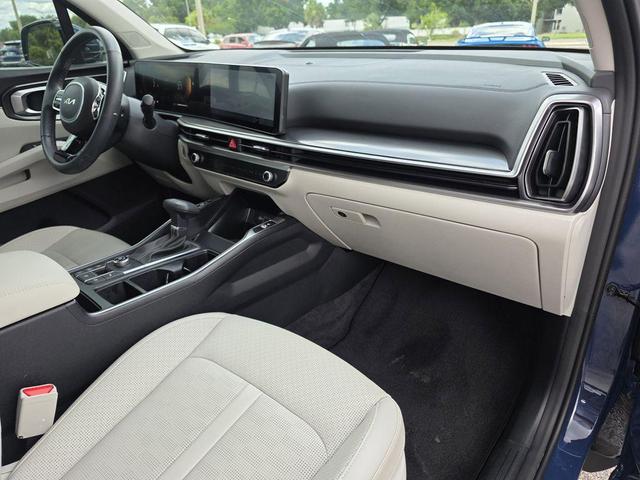 Photo of 2025 Midnight Black Kia Sorento