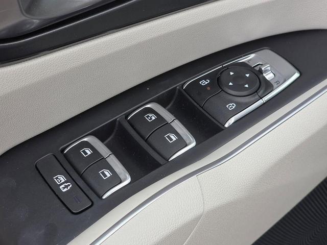Photo of 2025 Midnight Black Kia Sorento
