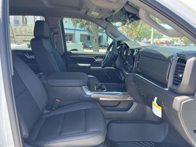 Photo of 2025 Summit White Chevrolet Silverado 2500
