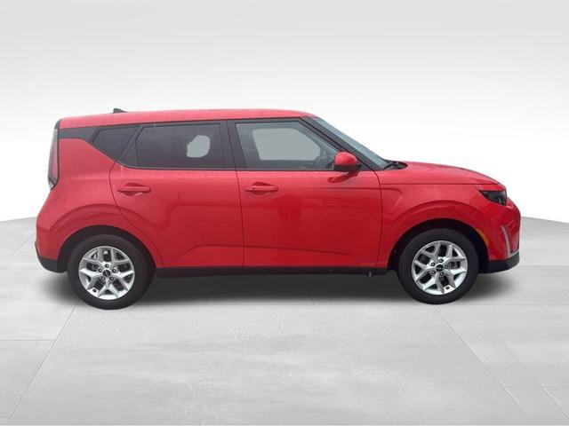 Photo of 2024 Inferno Red Kia Soul