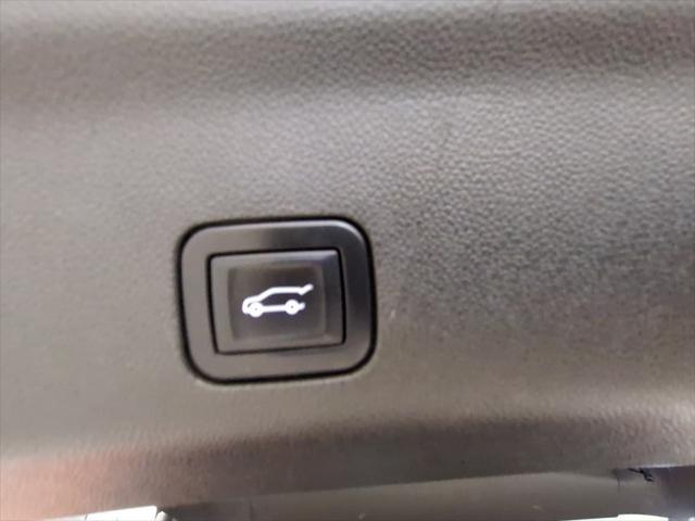 Photo of 2022 Summit White Chevrolet Tahoe