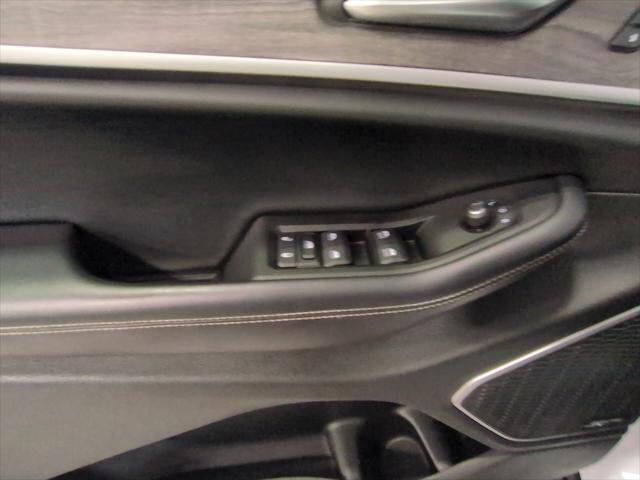 Photo of 2021 Bright White Clearcoat Jeep Grand Cherokee L