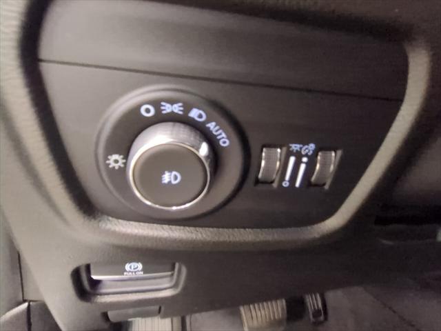 Photo of 2021 Bright White Clearcoat Jeep Grand Cherokee L