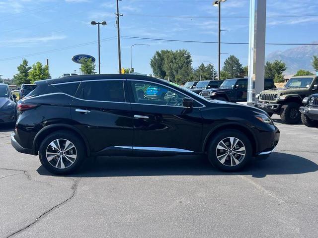 Photo of 2023 Super Black Nissan Murano