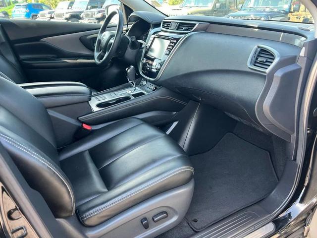 Photo of 2023 Super Black Nissan Murano