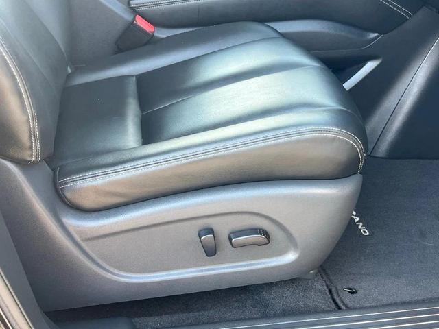 Photo of 2023 Super Black Nissan Murano