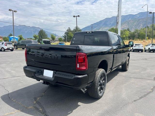 Photo of 2025 Diamond Black Crystal Pearlcoat RAM 2500