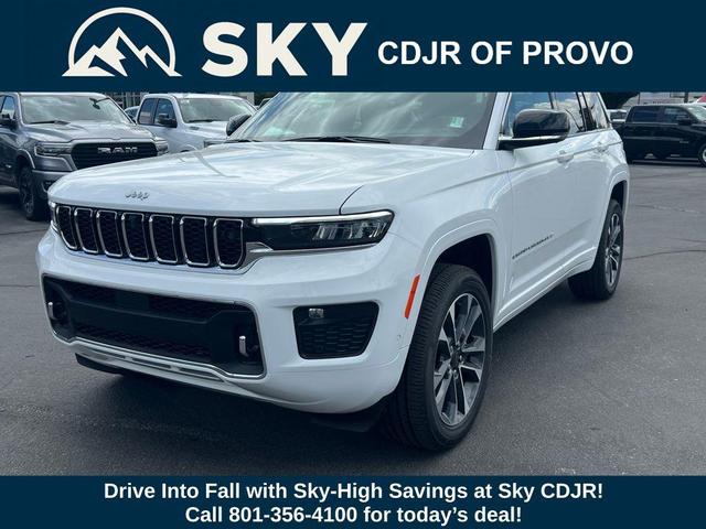 Photo of 2025 Bright White Clearcoat Jeep Grand Cherokee