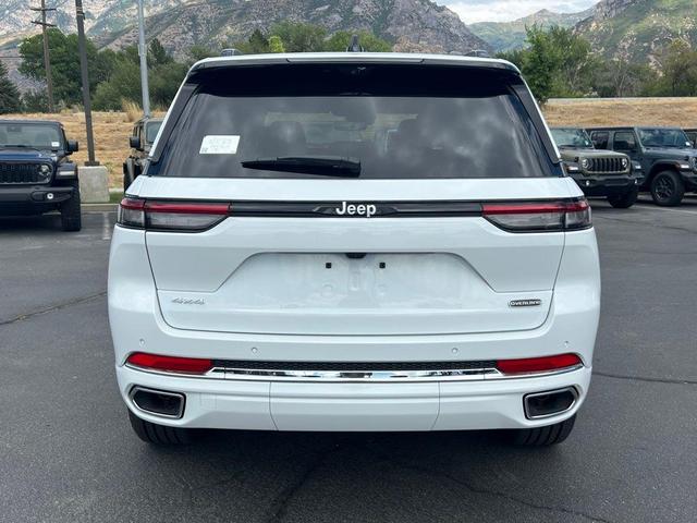 Photo of 2025 Bright White Clearcoat Jeep Grand Cherokee