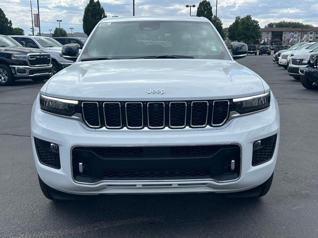 Photo of 2025 Bright White Clearcoat Jeep Grand Cherokee