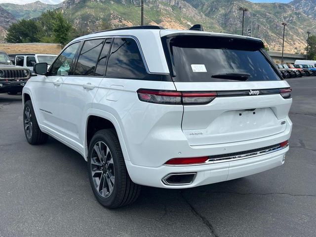 Photo of 2025 Bright White Clearcoat Jeep Grand Cherokee