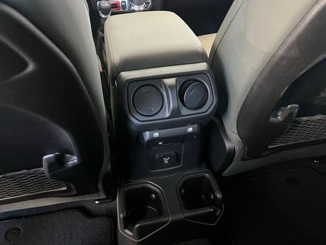 Photo of 2025 Black Clearcoat Jeep Gladiator
