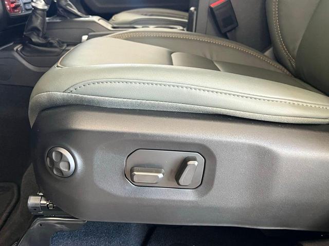 Photo of 2025 Black Clearcoat Jeep Gladiator