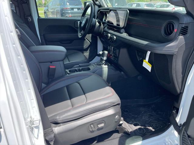 Photo of 2025 Bright White Clearcoat Jeep Wrangler