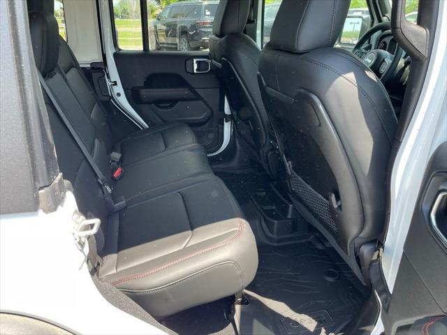 Photo of 2025 Bright White Clearcoat Jeep Wrangler