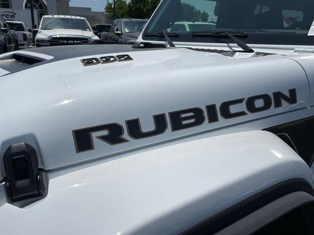 Photo of 2025 Bright White Clearcoat Jeep Wrangler