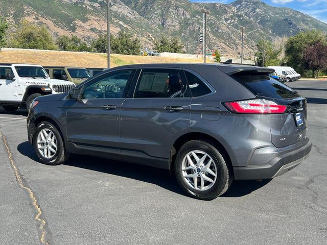 Photo of 2022 Gray Metallic Ford Edge