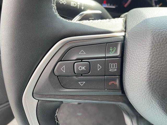 Photo of 2025 Diamond Black Crystal Pearlcoat Jeep Grand Cherokee
