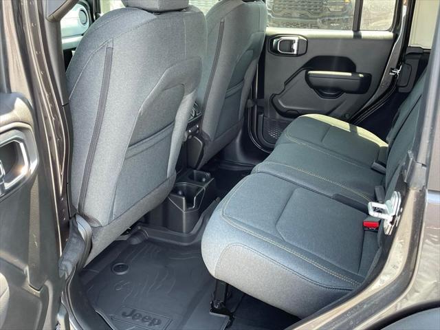 Photo of 2025 Granite Crystal Metallic Clearcoat Jeep Wrangler