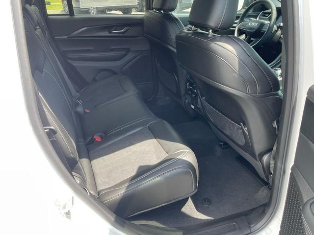 Photo of 2025 Bright White Clearcoat Jeep Grand Cherokee