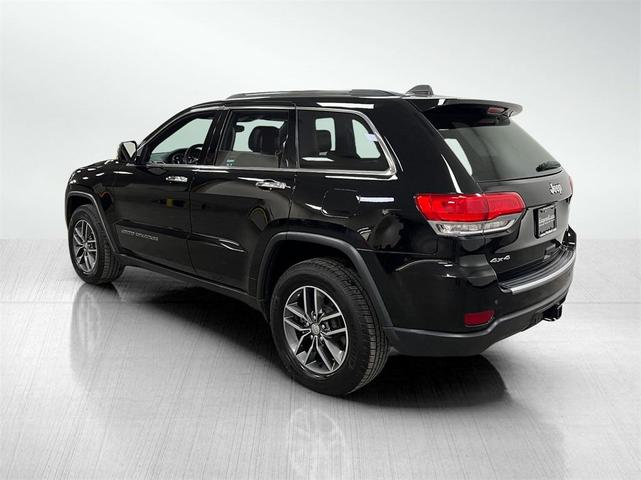 Photo of 2018 Diamond Black Crystal Pearlcoat Jeep Grand Cherokee
