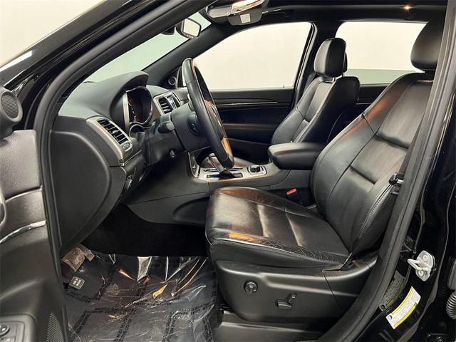 Photo of 2018 Diamond Black Crystal Pearlcoat Jeep Grand Cherokee