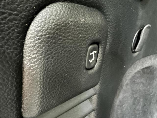 Photo of 2018 Diamond Black Crystal Pearlcoat Jeep Grand Cherokee
