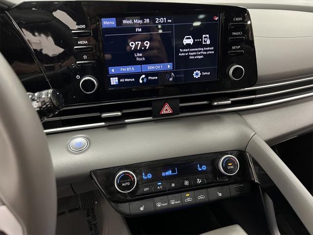 Photo of 2022 Quartz White Hyundai ELANTRA