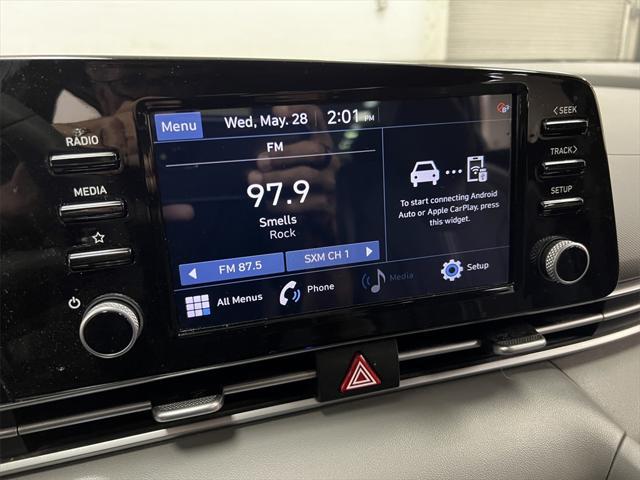Photo of 2022 Quartz White Hyundai ELANTRA