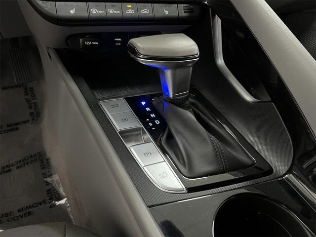 Photo of 2022 Quartz White Hyundai ELANTRA