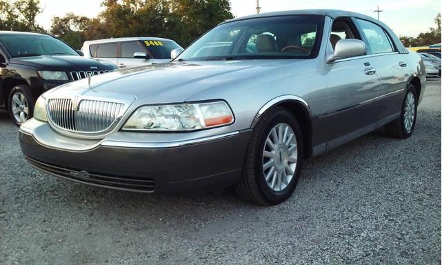 2004 Lincoln Town Car