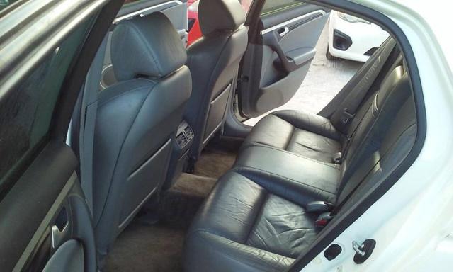 Photo of 2004 White Acura TL