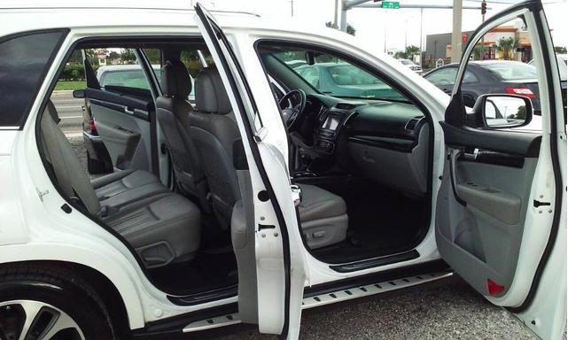 Photo of 2014 White Kia Sorento