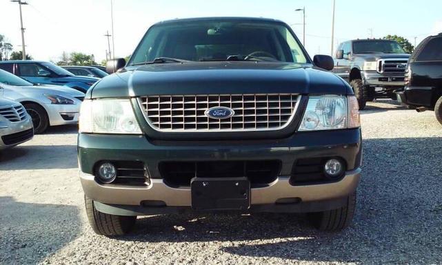 Photo of 2004 Green Ford Explorer