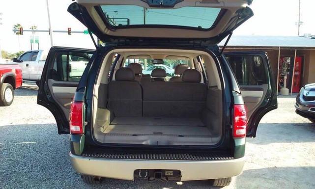 Photo of 2004 Green Ford Explorer