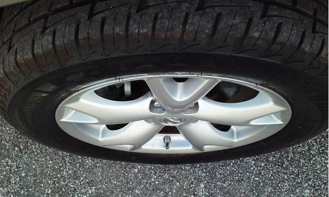 Photo of 2009 Gotham Gray Nissan Rogue