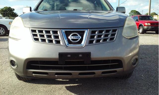 Photo of 2009 Gotham Gray Nissan Rogue