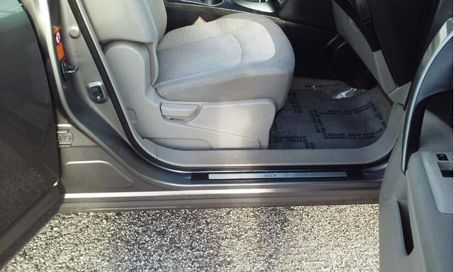 Photo of 2009 Gotham Gray Nissan Rogue