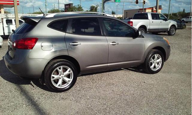 Photo of 2009 Gotham Gray Nissan Rogue