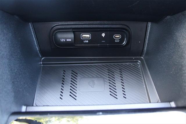 Photo of 2023 Sapphire Blue Kia Sportage