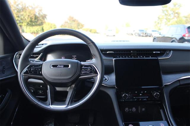 Photo of 2024 Silver Zynith Jeep Grand Cherokee 4xe