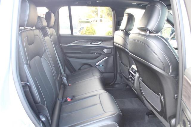 Photo of 2024 Silver Zynith Jeep Grand Cherokee 4xe